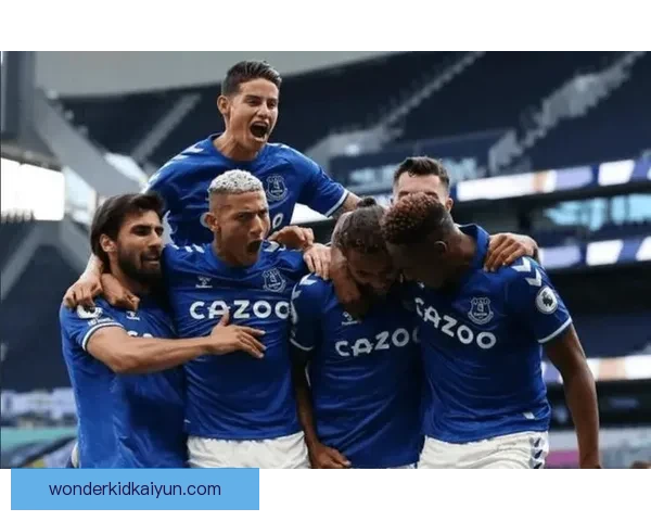 埃弗顿近期定位球表现稳健，展现出良好的进攻威胁和配合默契。