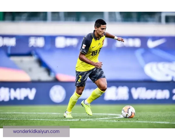 卡马文加控场能力持续提升，中场表现稳健